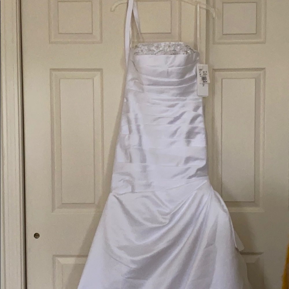 NWT David’s  Bridal wedding gown gorgeous